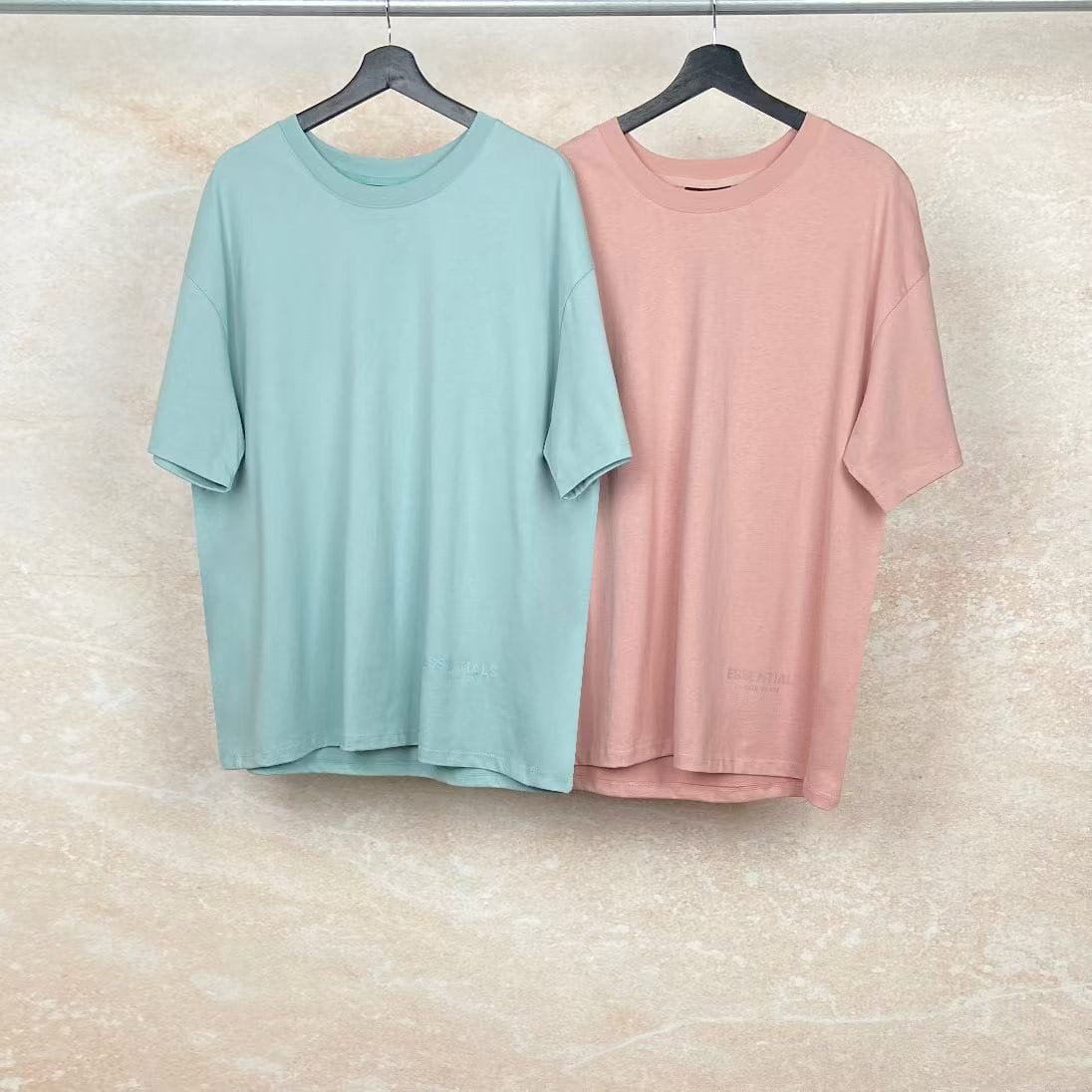 T-shirts ESSENTIALS